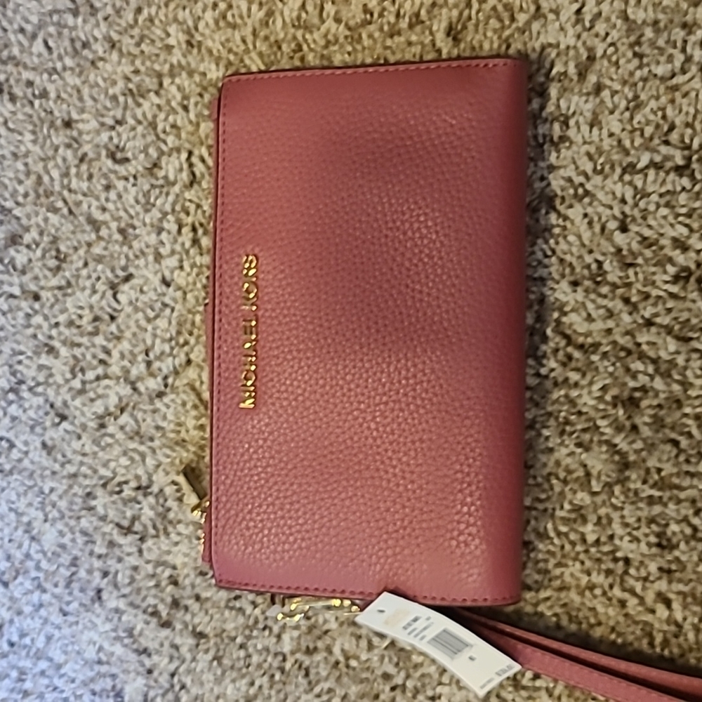 NWT Michael Kors Mauve Wallet Wristlet